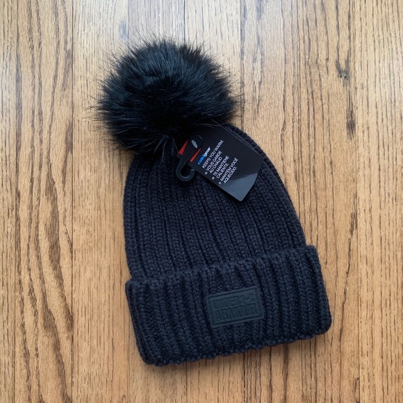 Under Armour Accessories - Black Under Armour Beanie